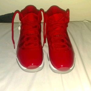 Jordan 11s size 10